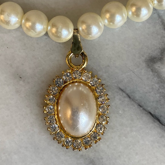 Vintage faux pearl necklace - Picture 2 of 4